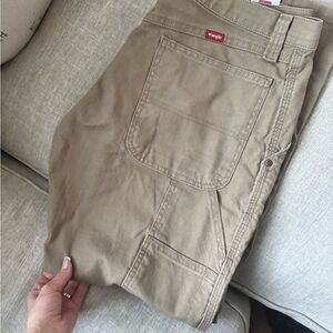 Levi's Men's Cargo Pants in Khaki